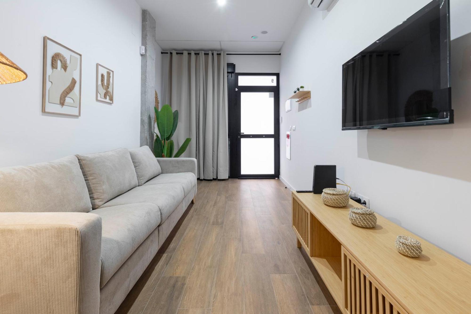 Travel Habitat Mediterranean Suites Valence Extérieur photo