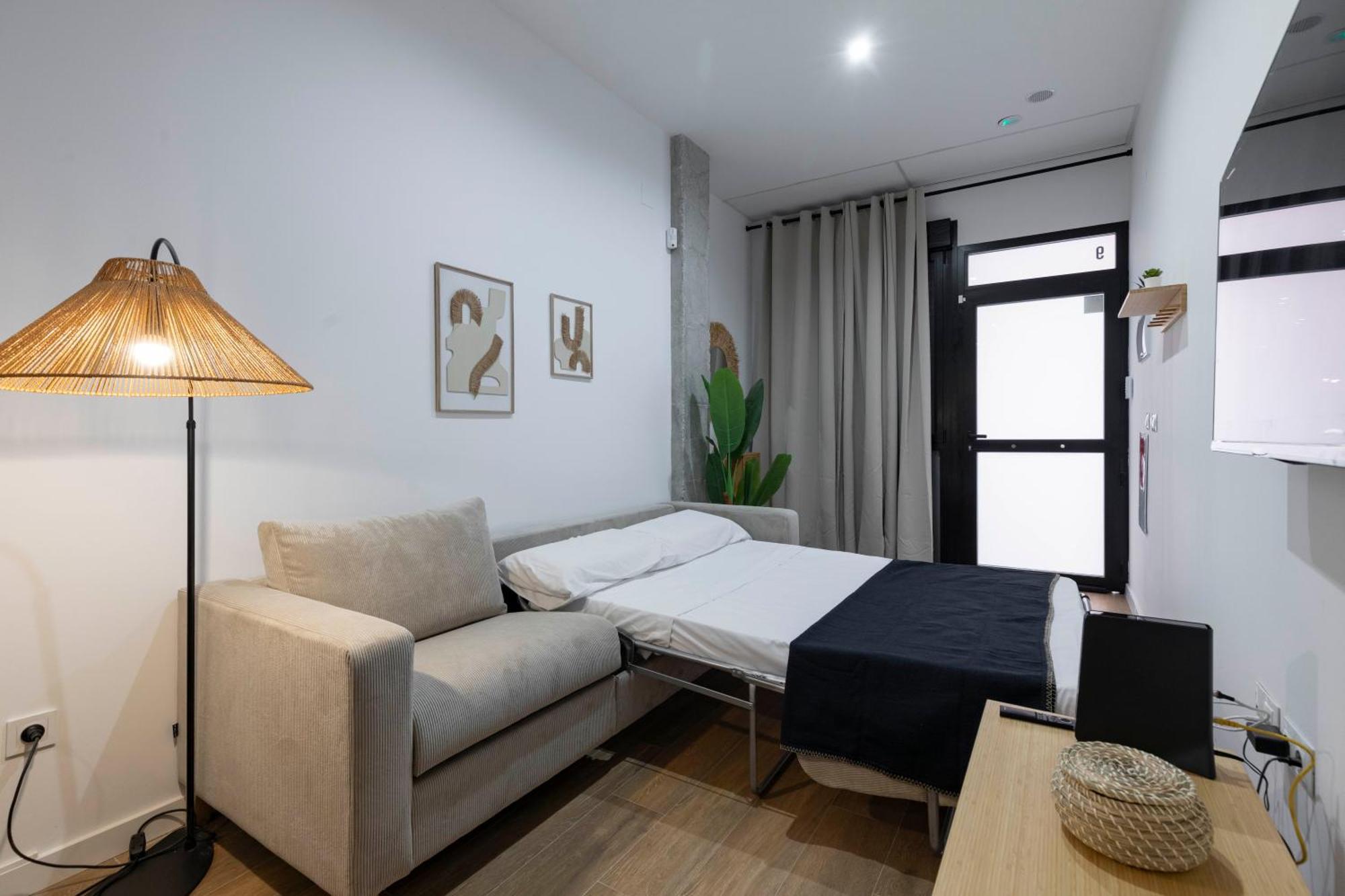 Travel Habitat Mediterranean Suites Valence Extérieur photo