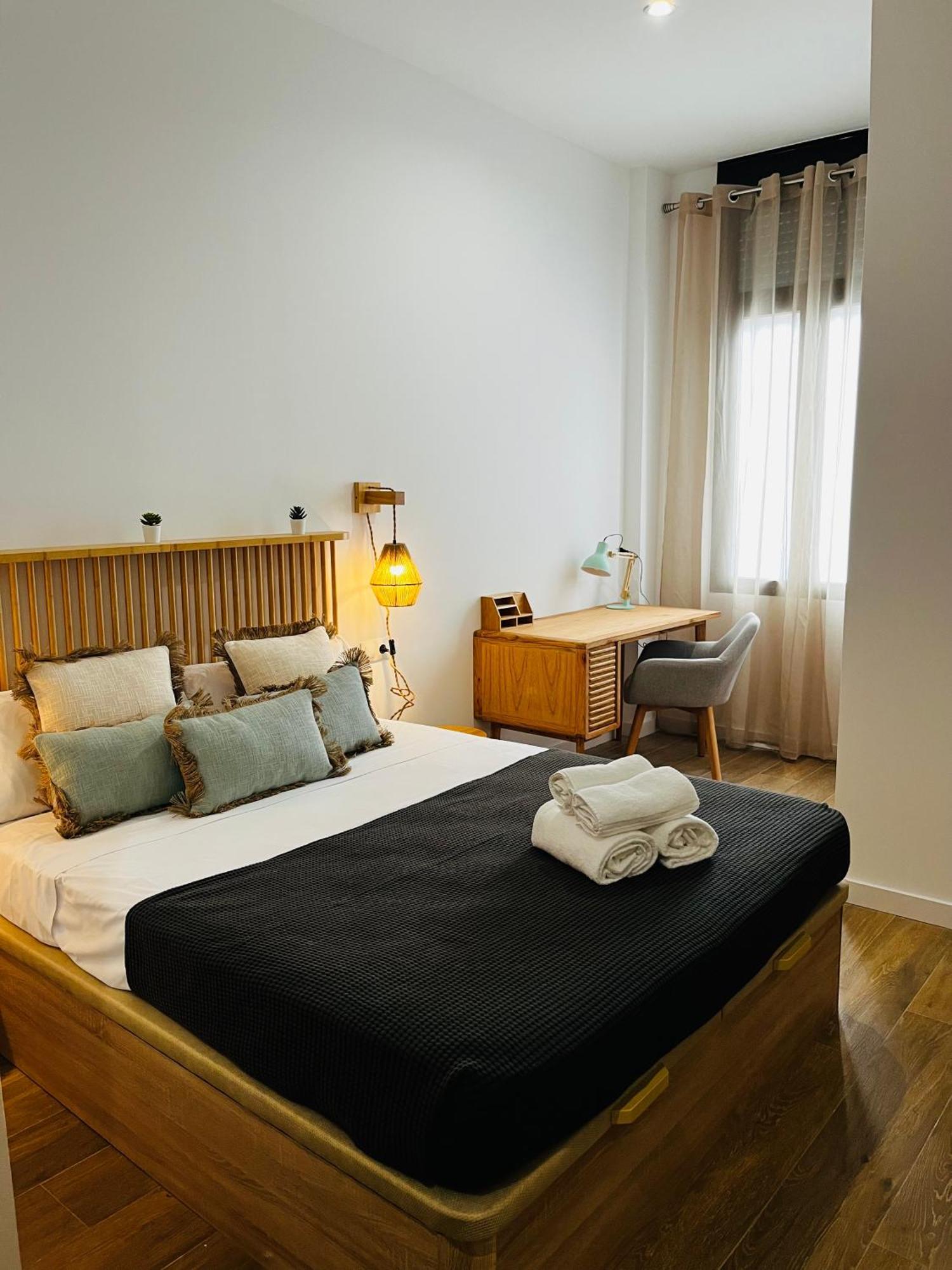 Travel Habitat Mediterranean Suites Valence Extérieur photo