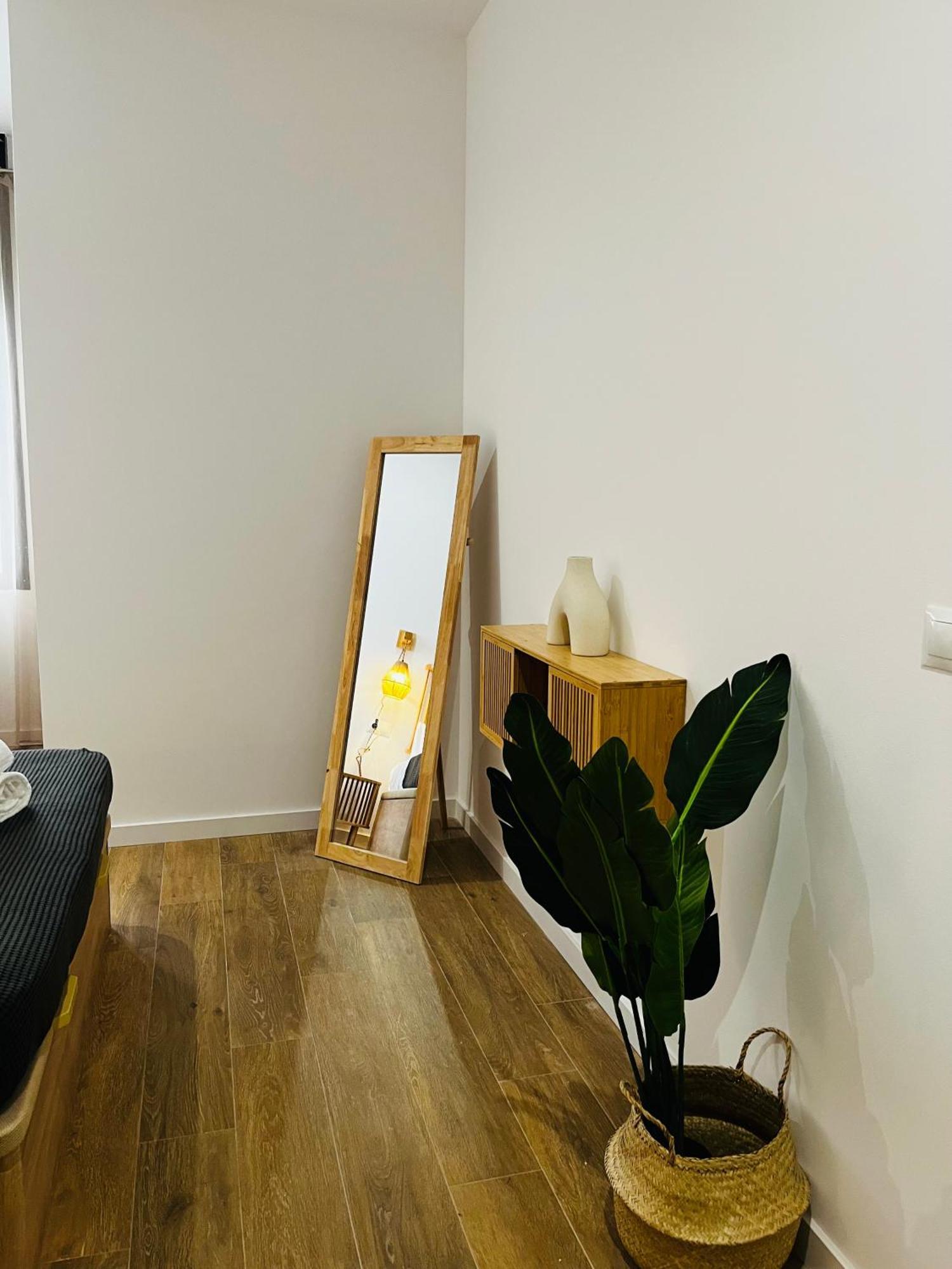 Travel Habitat Mediterranean Suites Valence Extérieur photo