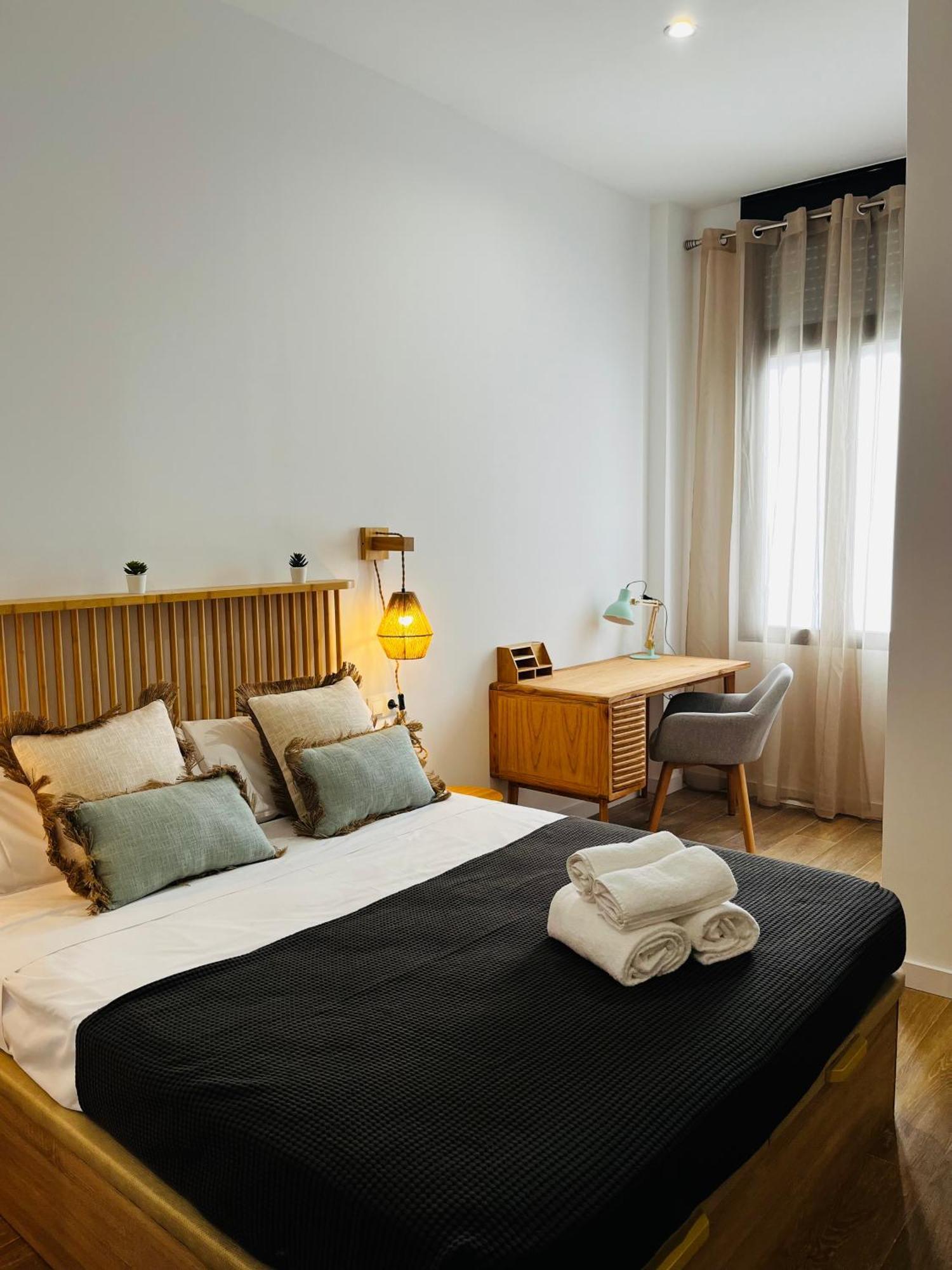 Travel Habitat Mediterranean Suites Valence Extérieur photo