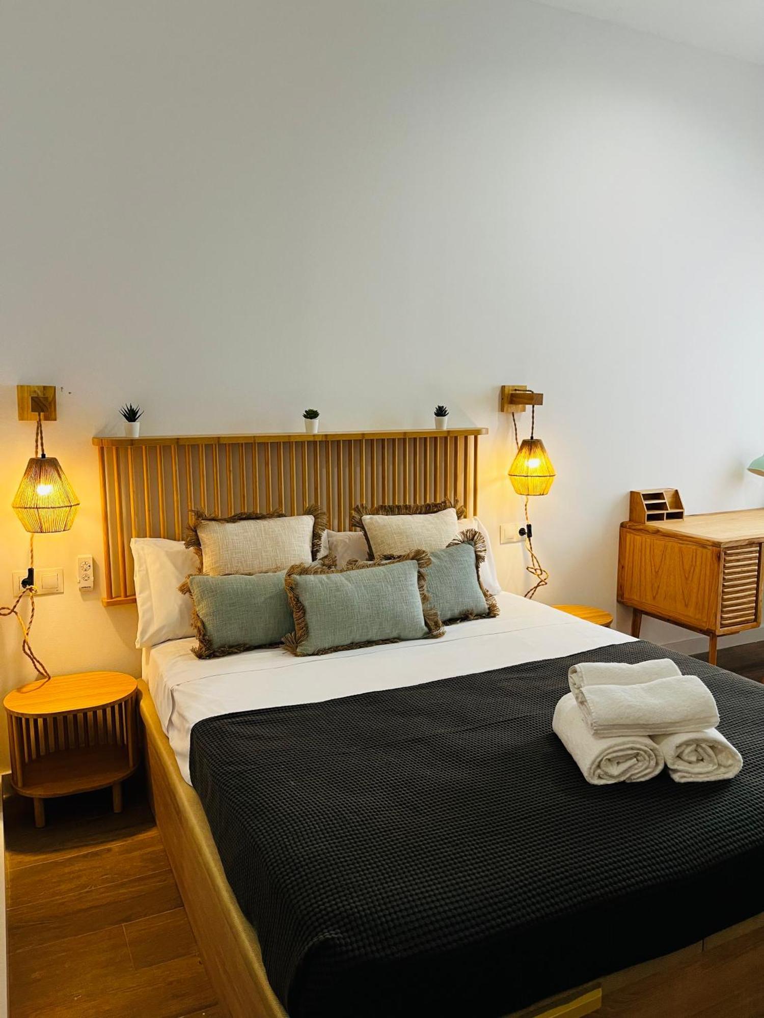 Travel Habitat Mediterranean Suites Valence Extérieur photo