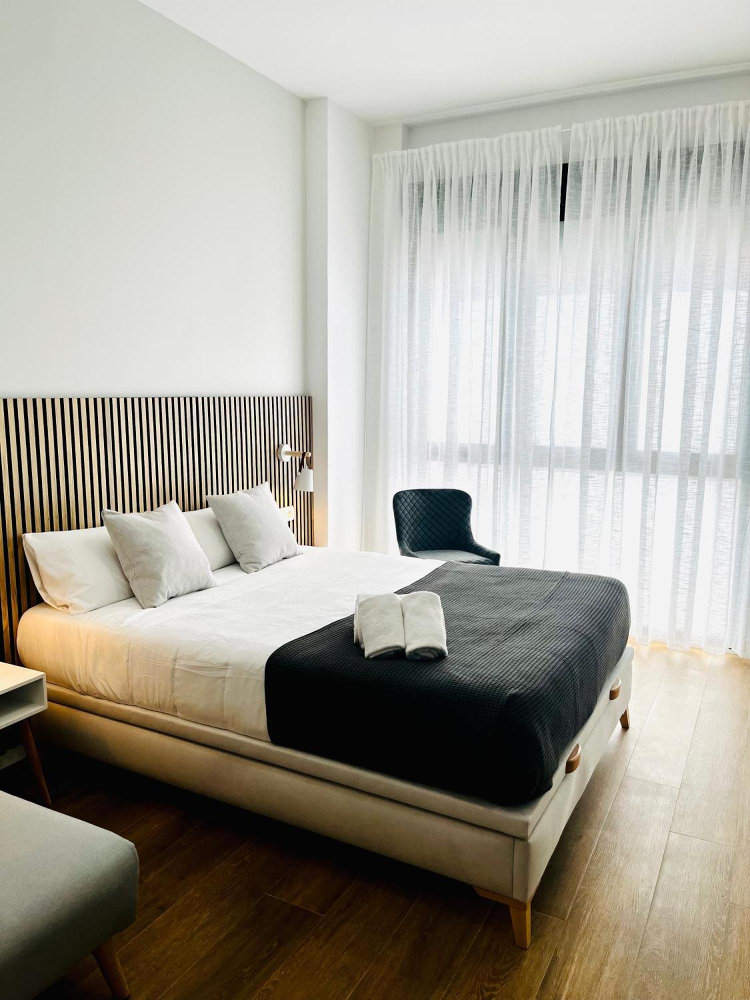 Travel Habitat Mediterranean Suites Valence Extérieur photo