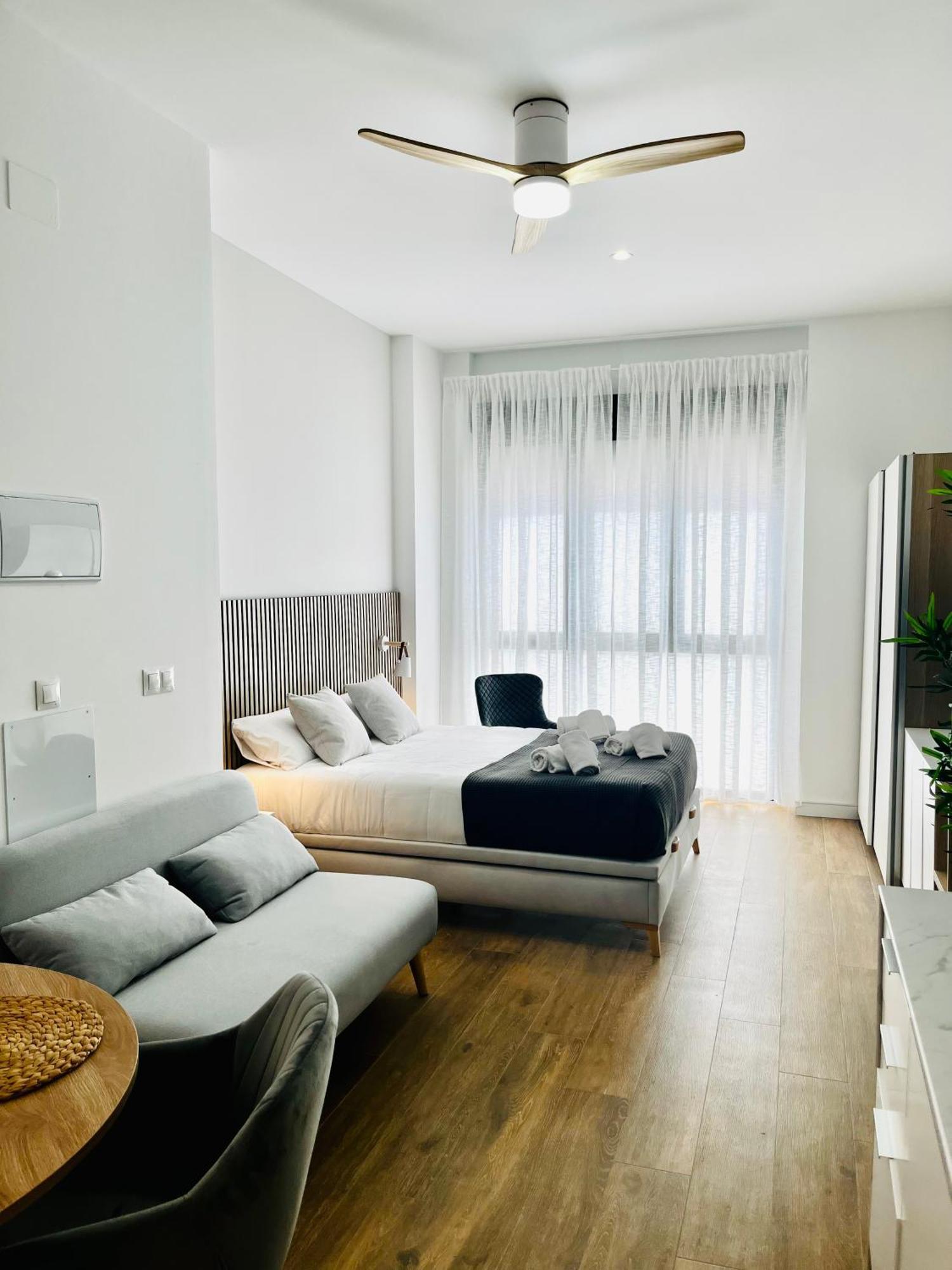 Travel Habitat Mediterranean Suites Valence Extérieur photo