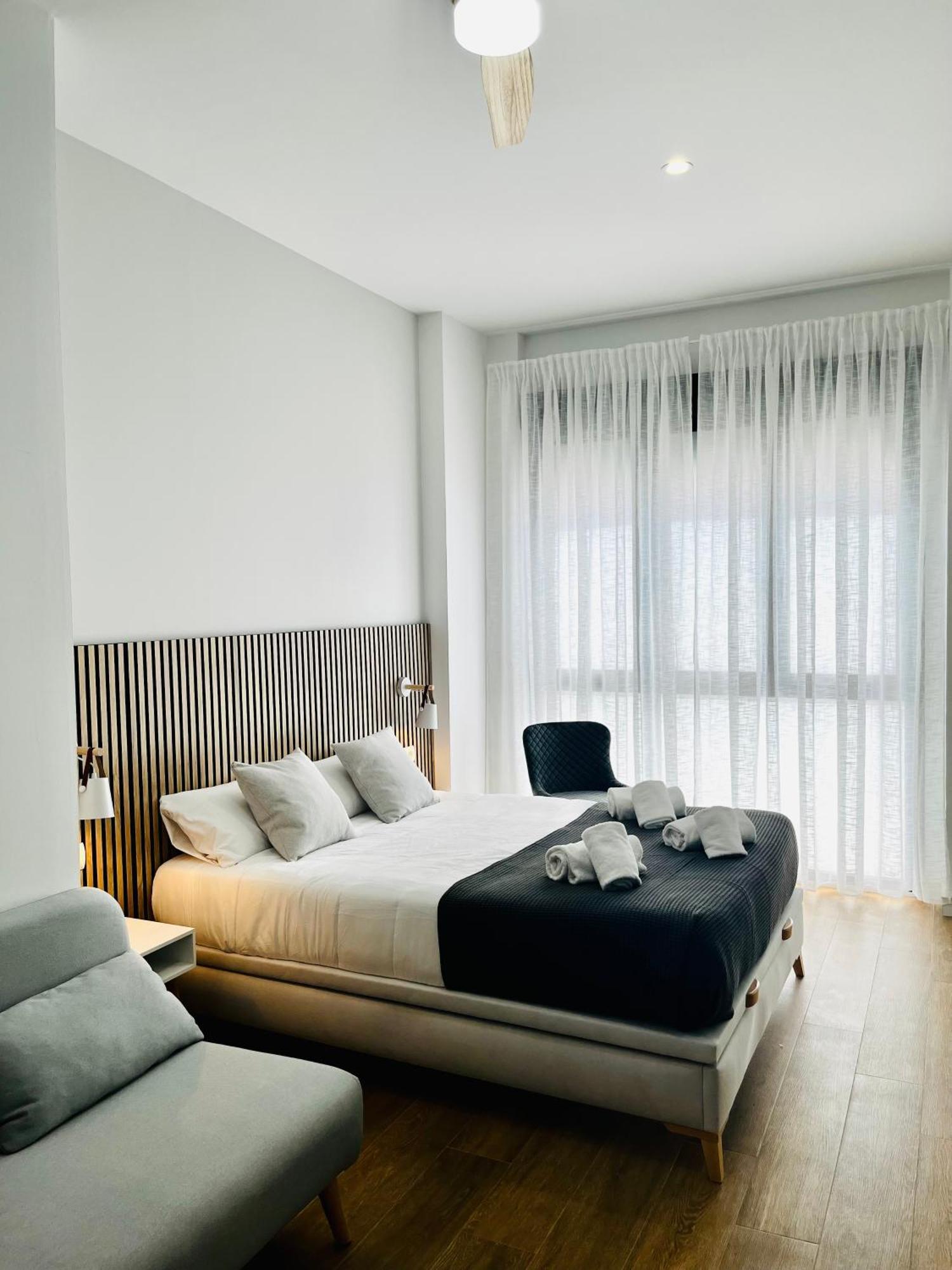 Travel Habitat Mediterranean Suites Valence Chambre photo