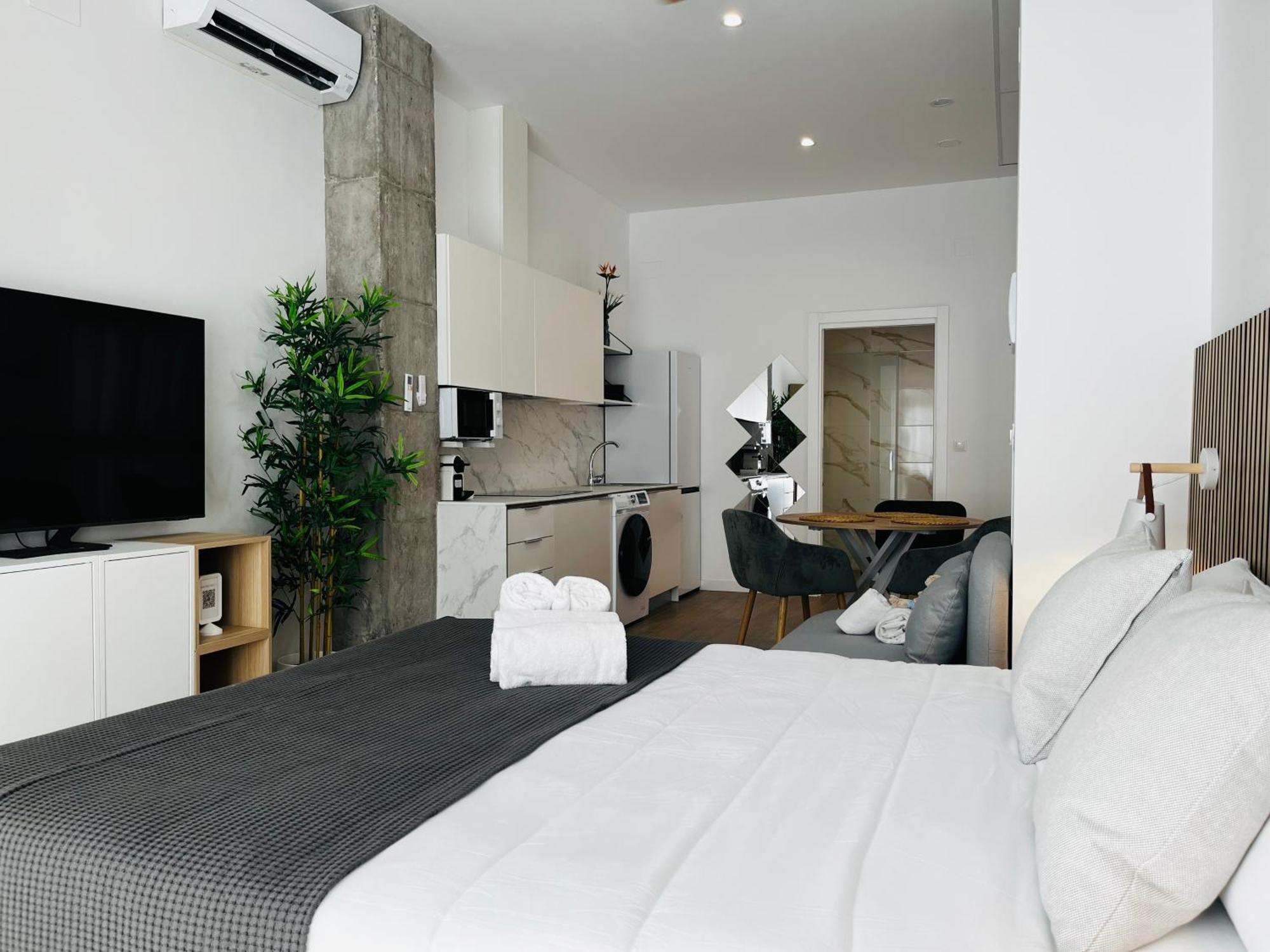 Travel Habitat Mediterranean Suites Valence Extérieur photo